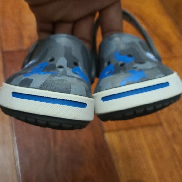 Crocs in toddler size 4/5 - Picture 6 of 6